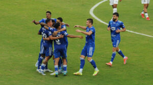 Jogadores do Cruzeiro celebrando gol em 2022 (foto: Juarez Rodrigues/EM/D.A Press)