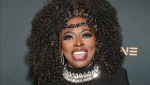 Falece Angie Stone, ícone da música e atuação, em acidente de carro