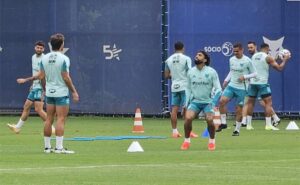 Jogadores do Cruzeiro em treino na Toca da Raposa II, nesta quarta-feira (19/3) (foto: Joo Victor Pena/No Ataque)