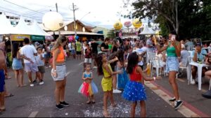 Bloco do Sapo movimenta Governador Valadares no Carnaval | Vales de Minas Gerais