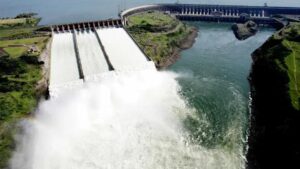 Itaipu investe R$ 3,2 bilhões para estabilizar tarifas de energia