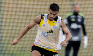 Fausto Vera durante treino do Atltico na Cidade do Galo (foto: Pedro Souza/Atltico)