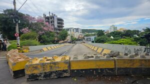 Viaduto Filadélfia é totalmente interditado após laudo apontar risco de desabamento em Governador Valadares | Vales de Minas Gerais