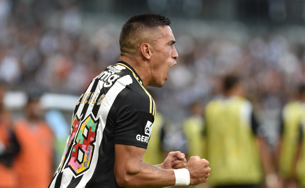 Cuello vibra com gol pelo Atltico sobre o Botafogo no Mineiro - (foto: Ramon Lisboa/EM/D.A Press) Cuello vibra com gol pelo Atltico sobre o Botafogo no Mineiro - (foto: Ramon Lisboa/EM/D.A Press)