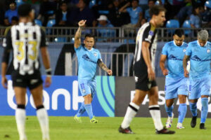 lvaro Ramos comemora gol pelo Deportes Iquique contra o Atltico na Sul-Americana (foto: Alex Daz/AFP)