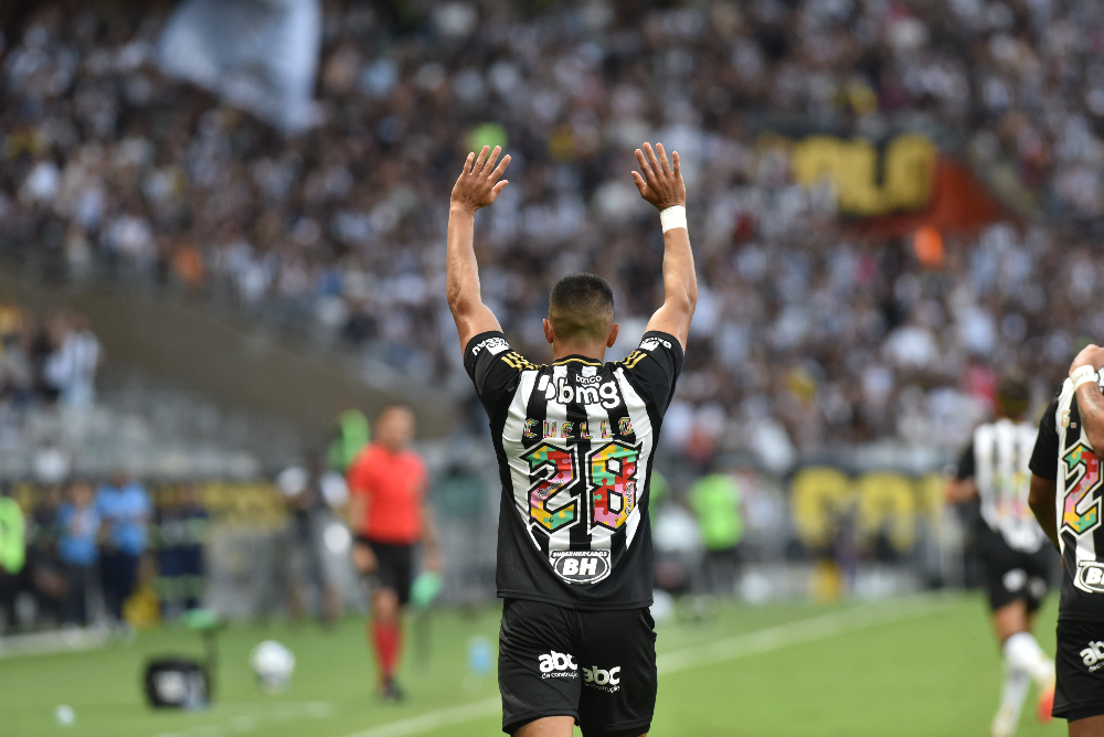Cuello comemora gol pelo Atltico sobre o Botafogo no Mineiro - (foto: Ramon Lisboa/EM/D.A. Press) Cuello comemora gol pelo Atltico sobre o Botafogo no Mineiro - (foto: Ramon Lisboa/EM/D.A. Press)