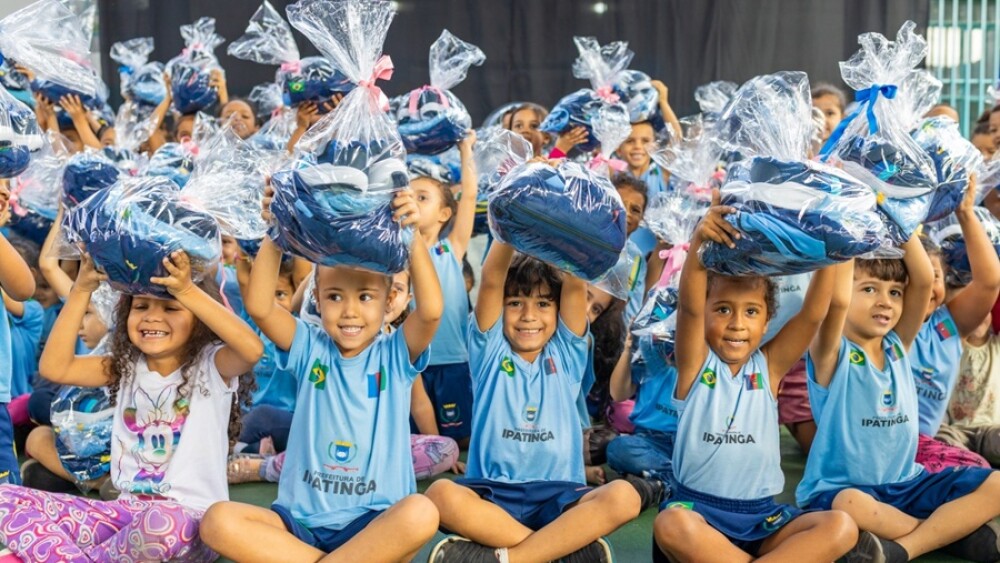 Entrega Kits Escolares Ipatinga