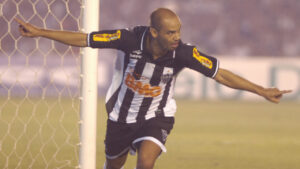 Marques comemorando gol pelo Atltico sobre o Ipatinga (foto: Marcelo Sant'Anna/EM/D.A Press)