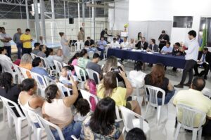 Moradores protestam contra má qualidade e falta de água em Santana do Paraíso