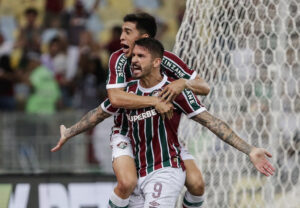Everaldo comemora gol na vitria do Fluminense sobre o Sport, no Maracan (foto:  MARCELO GONALVES / FLUMINENSE F.C)