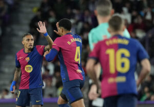Raphinha marcou um dos gols da vitria do Barcelona sobre o Valladolid (foto: CESAR MANSO/AFP)