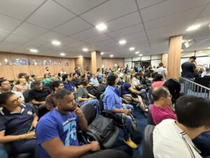 Audiência Pública pedindo melhoria no Transporte Coletivo em Fabriciano lotou o plenário da Câmara