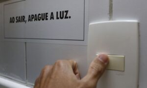 Cemig dá dicas para uso racional de energia após aumento das contas de luz no Brasil
