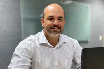 Andrea Rabelo/UFC Brasília (DF), 14/05/2025 - Sessão de terapia por intelgência artificial. O professor da Universidade Federal do Ceará, Victor Hugo Albuquerque. Foto: Andrea Rabelo/UFC