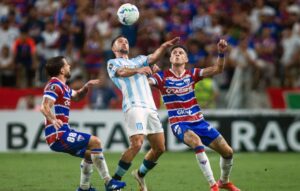 No primeiro turno, Racing venceu Fortaleza por 3 a 0 no Castelo (foto: Thiago Gadelha / AFP)