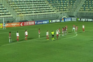 Jogadoras de Bragantino e So Paulo durante duelo pelo Paulisto Feminino (foto: Reproduo)