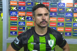 Willian Bigode, atacante do Amrica, durante entrevista aps derrota na Srie B (foto: Reproduo / Desimpedidos)