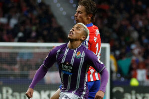 Darwin Machis em campo pelo Real Vallodolid diante do Atltico de Madrid (foto: Pierre-Philippe MARCOU / AFP)