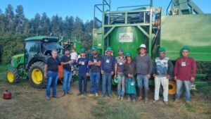 Produtores rurais recebem capacitação para uso de colhedora de café no Vale do Rio Doce