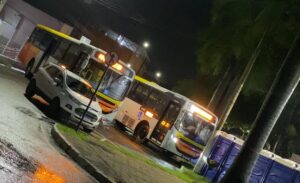 Timóteo recebe novos ônibus, sem ar-condicionado, e com motoristas em dupla jornada