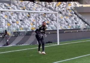 Everson, goleiro do Atltico, em treino na Arena MRV (foto: Instagram do Atltico/Reproduo)