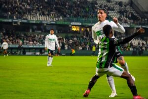 Amrica em jogo pela Srie B (foto: JP Pacheco/Coritiba)