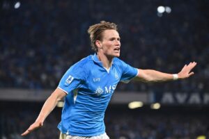 Jogador do Napoli comemora ttulo com braos abertos (foto: Isabella Bonotto / AFP)
