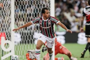 Lima comemora gol pelo Fluminense no Maracan (foto: LUCAS MERON / FLUMINENSE)