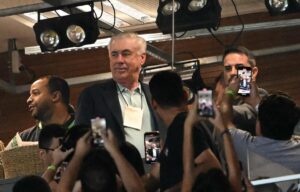 Ancelotti, tcnico da Seleo Brasileir,  uma das presenas ilustres no Maracan para Flamengo x Central Crdoba (foto: MAURO PIMENTEL/AFP)