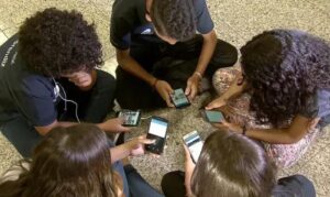 Apoio emocional para adolescentes nas redes sociais é insuficiente, aponta pesquisa