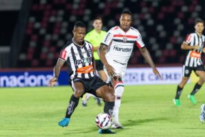 Athletic goleou Botafogo-SP na Srie B (foto: Divulgao/Athletic)