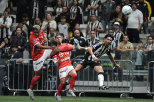 Lance do jogo entre Atltico e Cienciano na Arena MRV (foto: Alexandre Guzanshe/EM/DA.Press)