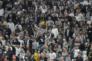 Torcida do Atltico durante jogo contra o Cienciano na Arena MRV (foto: Alexandre Guzanshe/EM/DA.Press)
