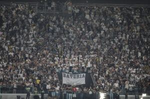 Torcida do Atltico na Arena MRV em jogo contra o Cienciano (foto: Alexandre Guzanshe/EM/DA.Press)