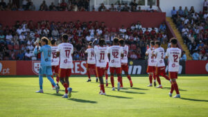 AVS luta contra o rebaixamento no Campeonato Portugus (foto: Divulgao/AVS)