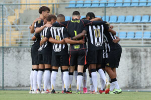 Jogadores da base do Atltico (foto: Daniela Veiga/Atltico)