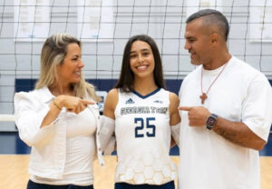 Vivi Belfort com os pais Joana Prado e Vitor Belfort (foto: Reproduo)