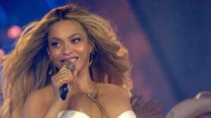 Beyoncé estreia turnê 'Cowboy Carter' em grande estilo em Los Angeles