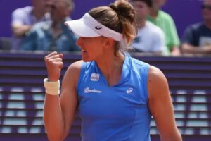Bia Haddad Maia enfrenta Elena Rybakina na semifinal do WTA de Estrasburgo