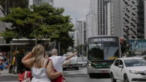 Brasil avança no ranking do IDH e chega ao 84º lugar em 2023