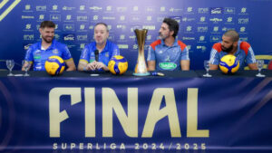 Bruninho, Horacio (Campinas), Felipe Ferraz e Walace (Cruzeiro) em entrevista coletiva antes de final da Superliga Masculina de Vlei (foto: Wander Roberto/Inovafoto/CBV)