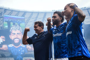 Pedrinho, scio majoritrio do Cruzeiro, Gabigol, atacante e Byanca Brasil, atacante (foto: Gustavo Aleixo/Cruzeiro)