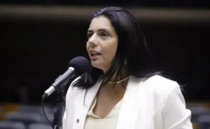 Câmara aprova projeto que inclui autistas como dependentes de policiais no DF