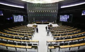 Câmara pode votar atualização da Consolidação das Leis do Trabalho hoje