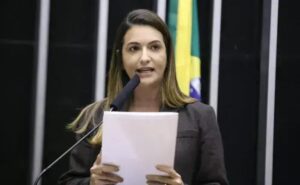 Câmara postpone votação de indenização para auditores fiscais agropecuários