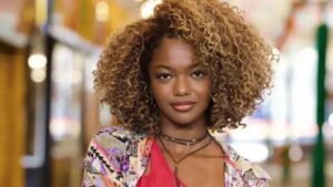 Cecília Chancez: Atriz de 'Dona de Mim' é Seguidora de Justin Bieber e Ama Astrofísica