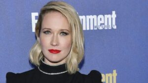 Celebridades que se assumiram LGBTQ+ em 2025: momentos de coragem