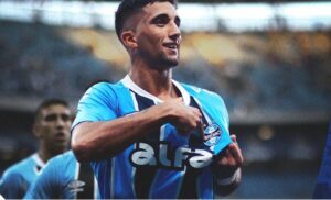 Cristian Oliveira marcou o gol da vitria do Grmio sobre o Santos pelo Brasileiro (foto: Reproduo/Grmio)