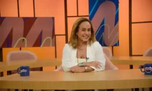 Cissa Guimarães celebra prêmio APCA conquistado pelo Sem Censura