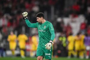 Corinthians analisa goleiro Matheus Magalhães, irmão de Moisés, campeão pelo Palmeiras